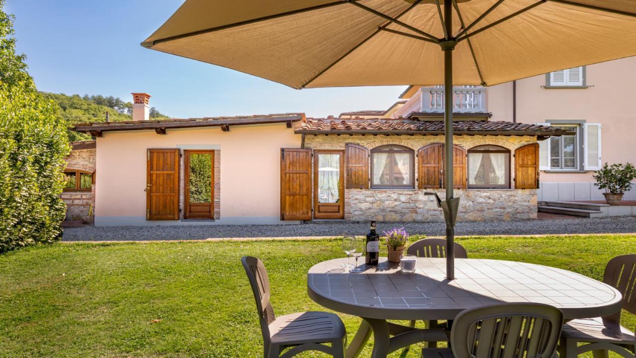 Il Cottage Di Patrizia Лукка Экстерьер фото